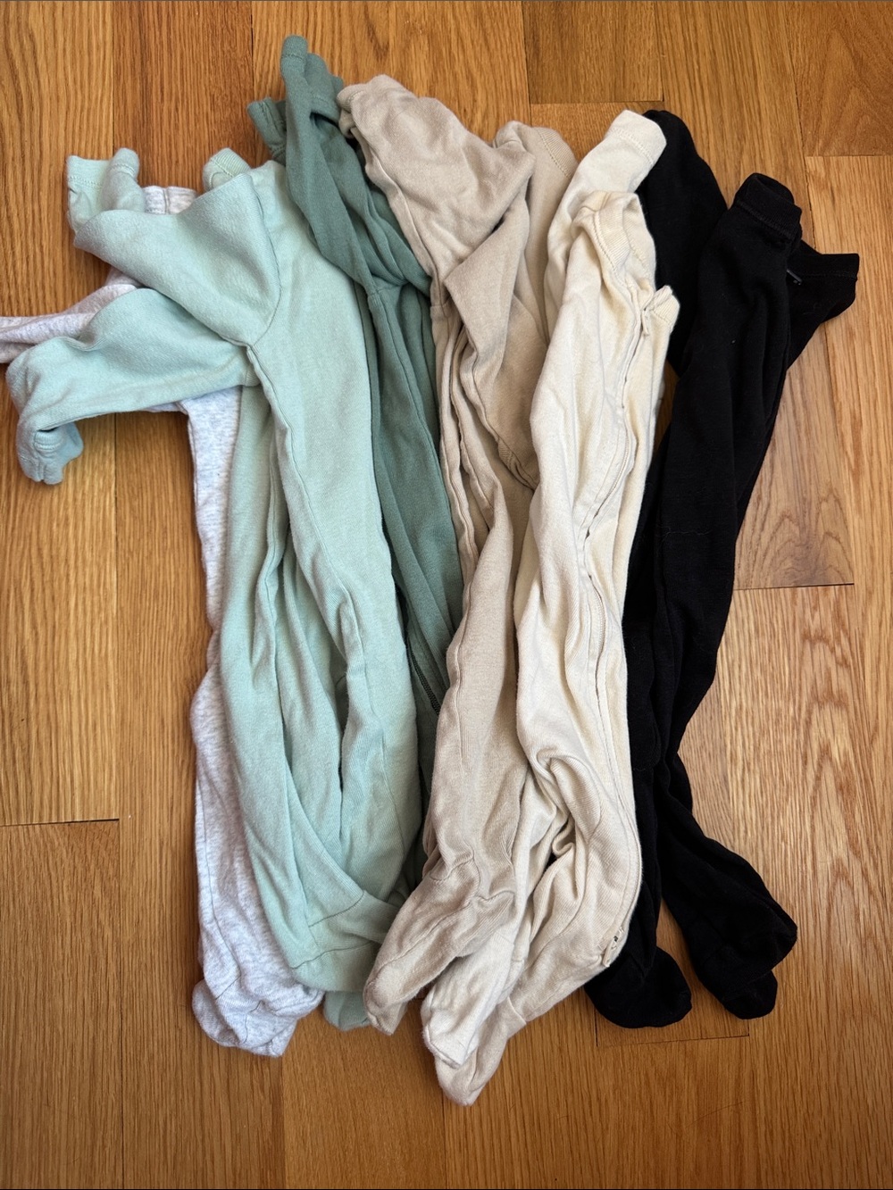 OLD NAVY Two Way Zip Footie Bundle QTY 6— Sage, Seafoam, Cream, Black